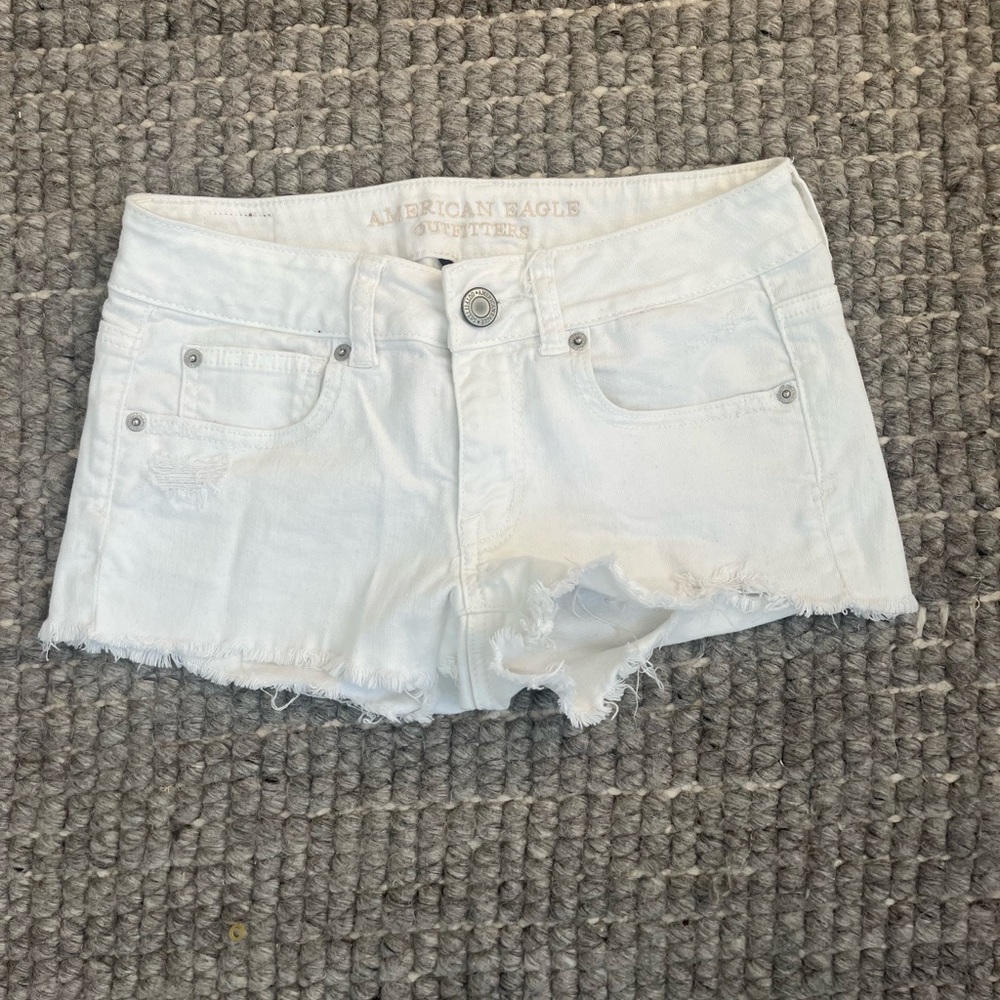 American eagle white shorts